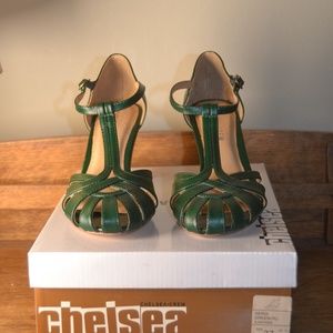 Chelsea Crew Sergi T-Strap Green Vintage Heels
